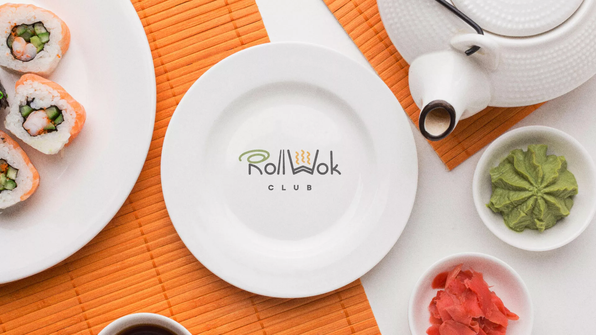 Разработка логотипа и фирменного стиля суши-бара «Roll Wok Club» в Троицке